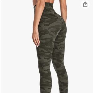 Colorfulkoala Black Camo Leggings